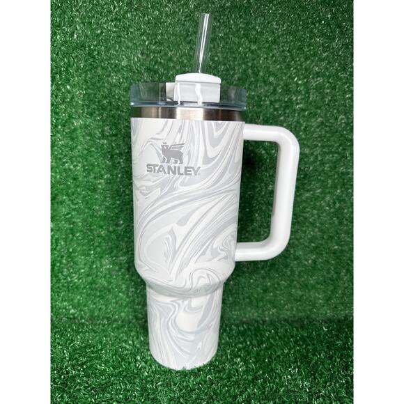 Stanley Quencher H2.0 Tumbler 40 oz - Polar Swirl - Picture 1 of 7
